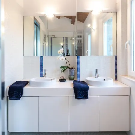 Casa Cantagallo 4&4, Emma Fermo