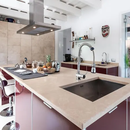 Casa Cantagallo 4&4, Emma Villa Fermo