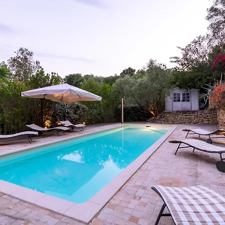 Vila Casa Cantagallo 4&4, Emma Fermo