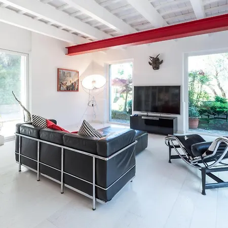 Casa Cantagallo 4&4, Emma Fermo