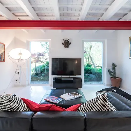 Vila Casa Cantagallo 4&4, Emma